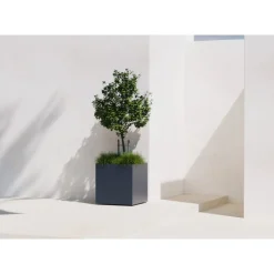Fioriera Cubo Herstera PLANTER CUBE 80 in Metallo colore Antracite 80x80x80 cm